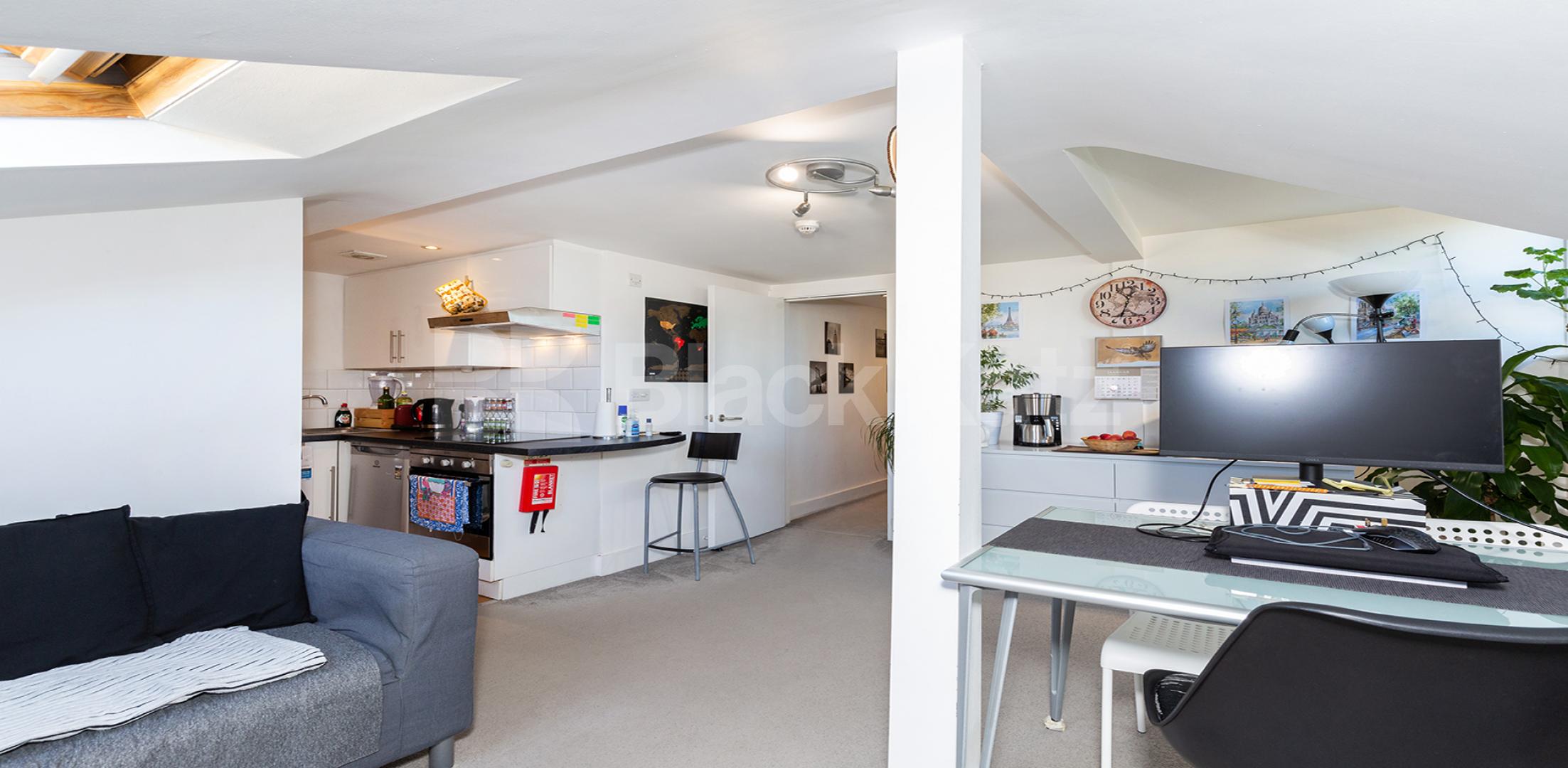 Recently refurbished one bed with acces to a large communal garden mins to Tube. Camden Road , Tufnell Park